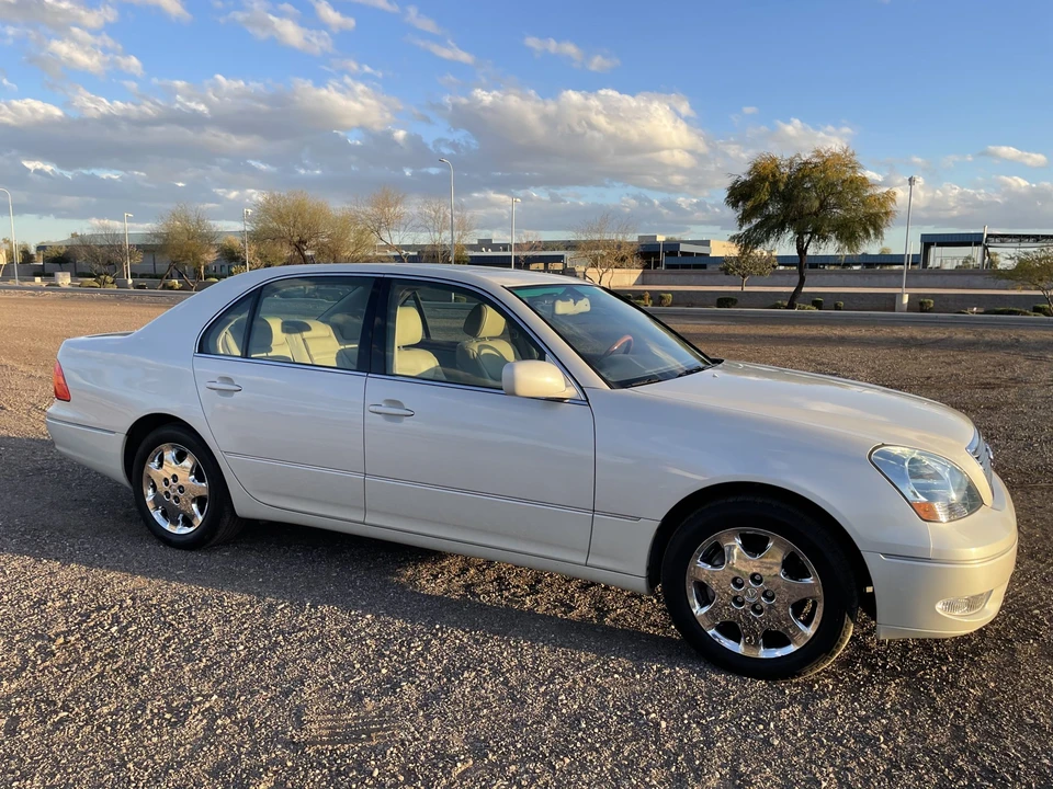 2002 Lexus LS 3rd Gen - Image 11 of 31
