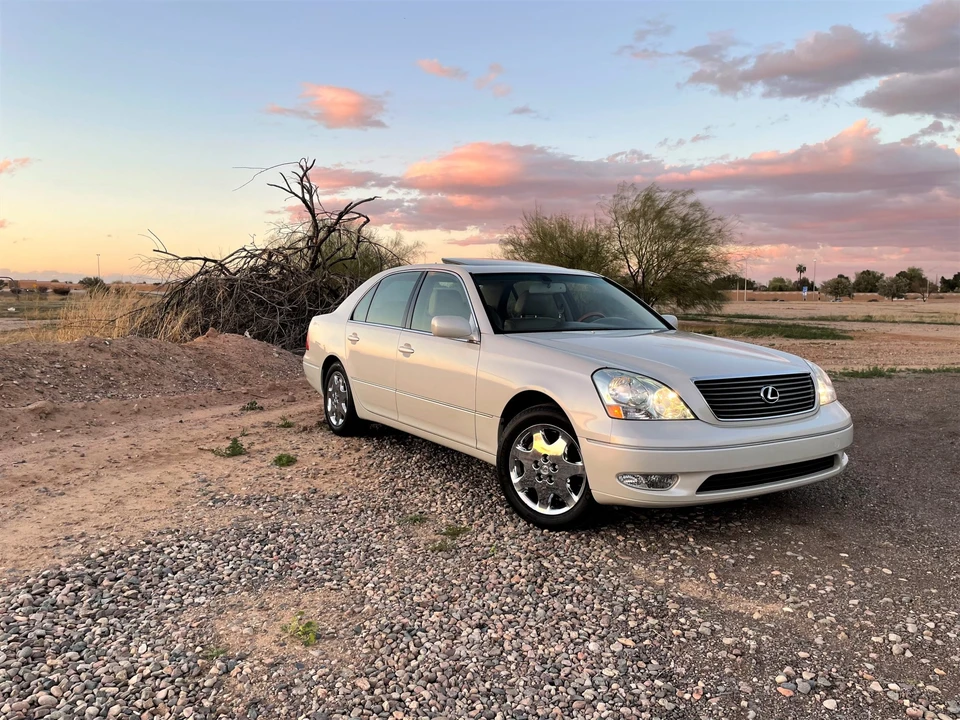 2002 Lexus LS 3rd Gen - Image 9 of 31