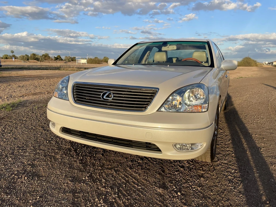 2002 Lexus LS 3rd Gen - Image 5 of 31