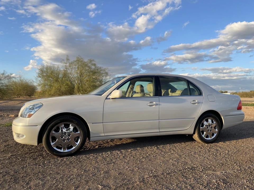 2002 Lexus LS 3rd Gen - Image 24 of 31