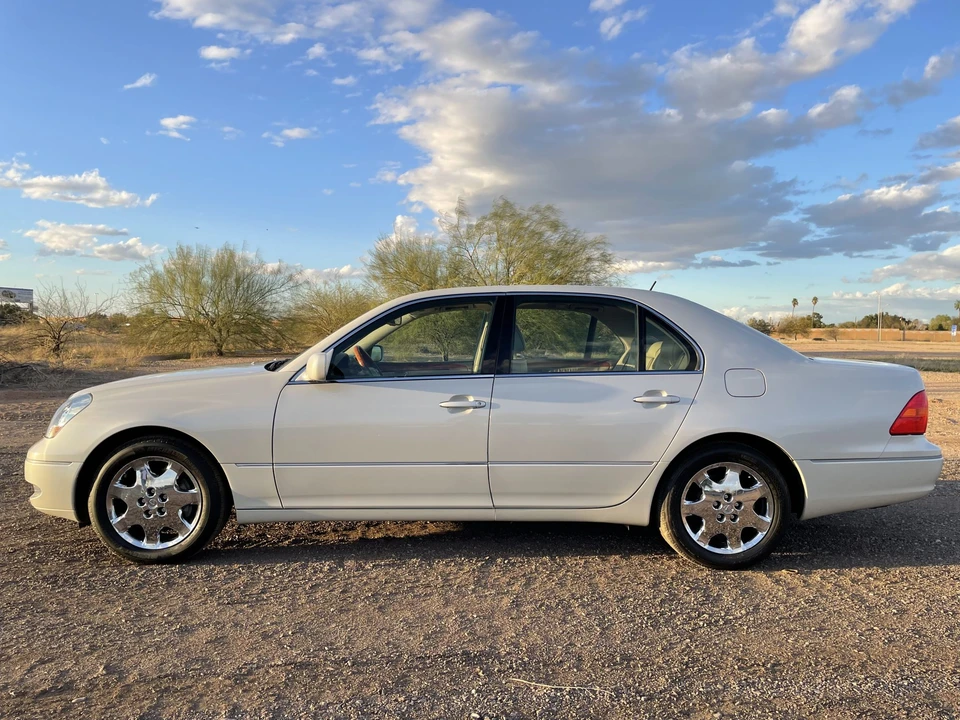 2002 Lexus LS 3rd Gen - Image 23 of 31