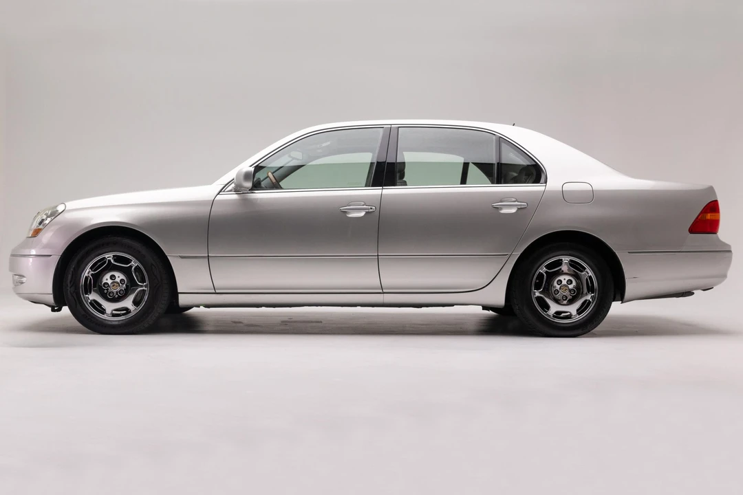 2002 Lexus LS 3rd Gen - Image 5 of 31