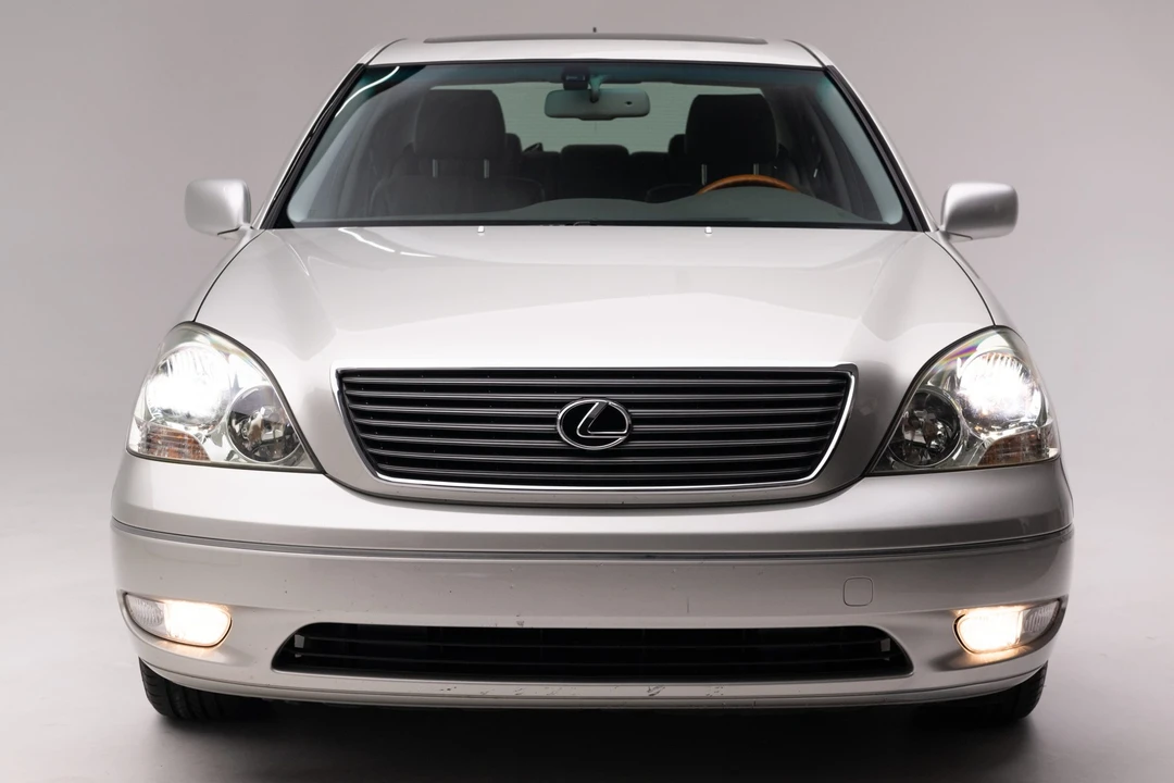 2002 Lexus LS 3rd Gen - Image 27 of 31