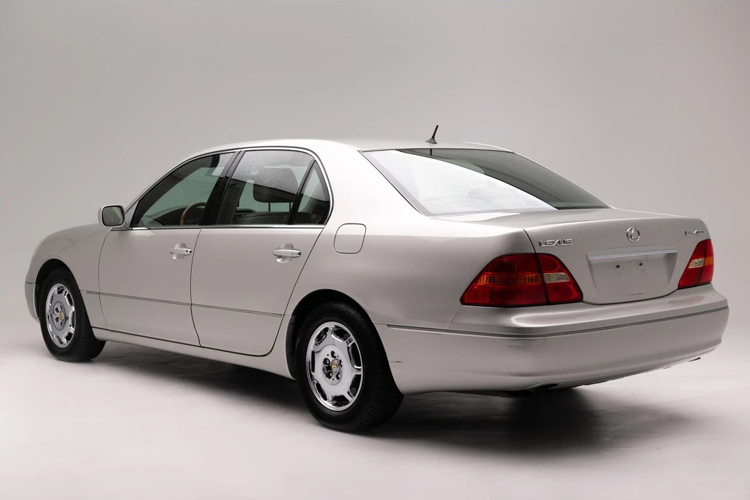 2002 Lexus LS 3rd Gen - Image 9 of 31