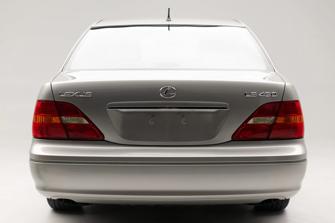 2002 Lexus LS 3rd Gen - Image 13 of 31