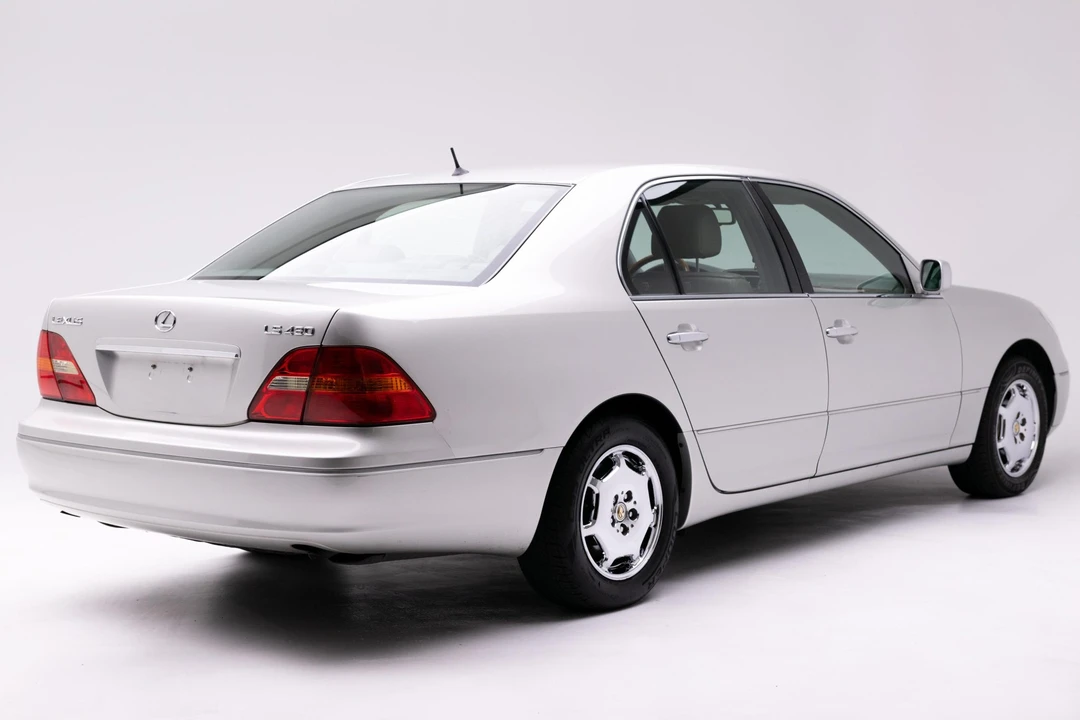 2002 Lexus LS 3rd Gen - Image 18 of 31