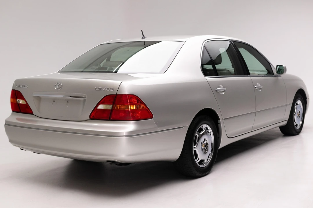 2002 Lexus LS 3rd Gen - Image 15 of 31