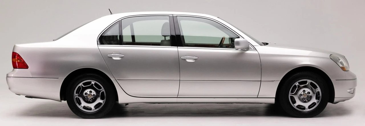 2002 Lexus LS 3rd Gen - Image 19 of 31