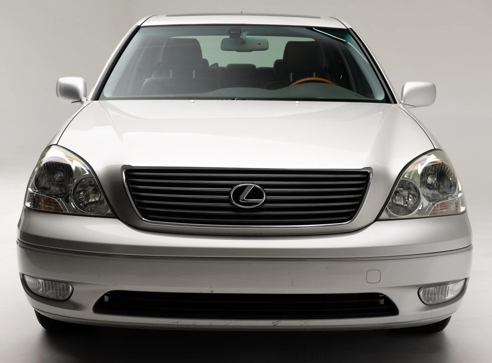 2002 Lexus LS 3rd Gen - Image 24 of 31