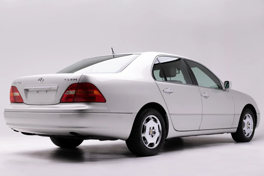 2002 Lexus LS 3rd Gen - Image 17 of 31
