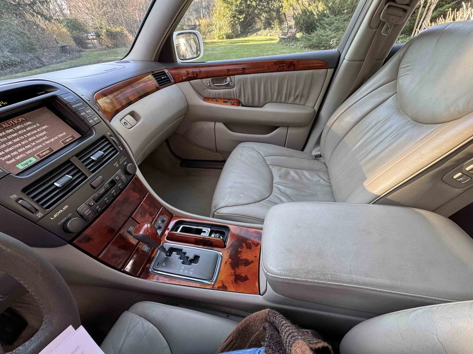 2002 Lexus LS 3rd Gen - Image 27 of 31