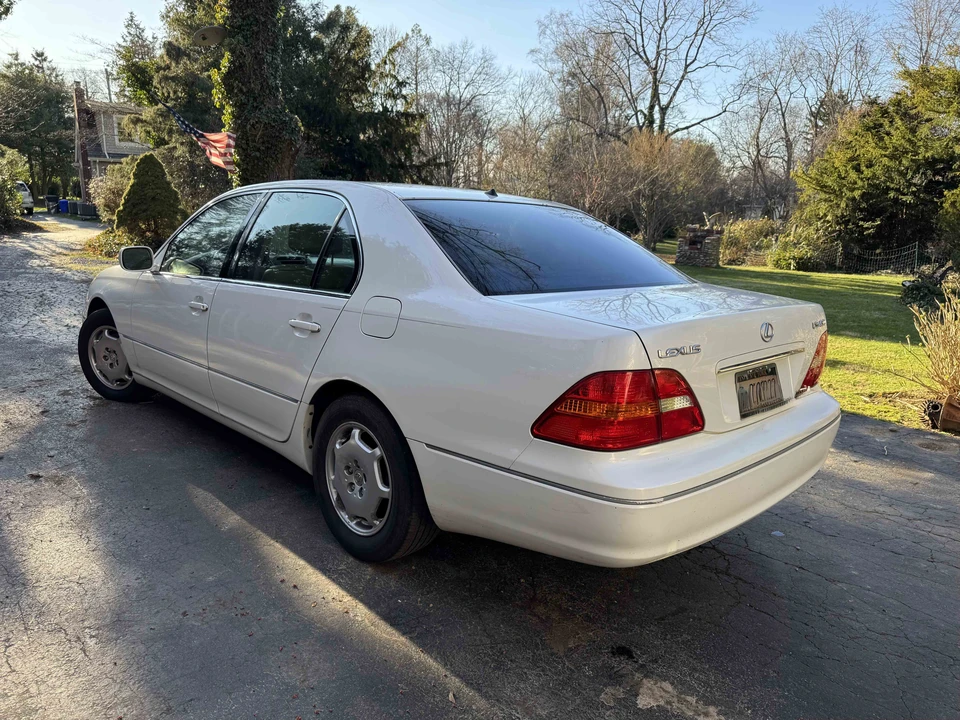2002 Lexus LS 3rd Gen - Image 7 of 31