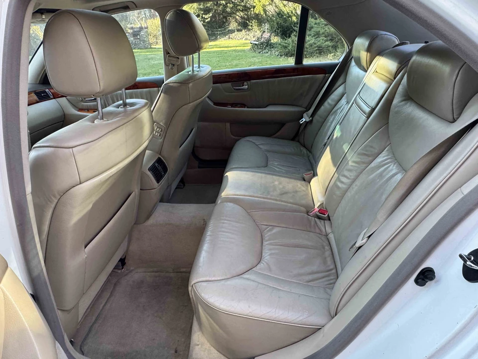 2002 Lexus LS 3rd Gen - Image 20 of 31