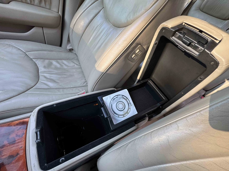 2002 Lexus LS 3rd Gen - Image 29 of 31