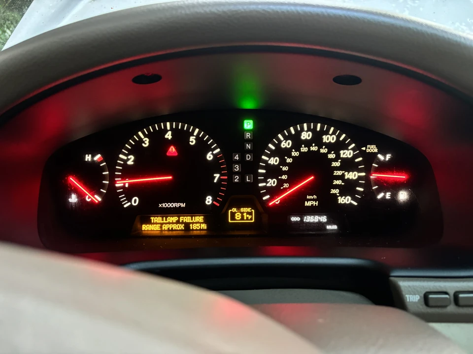 2002 Lexus LS 3rd Gen - Image 22 of 31