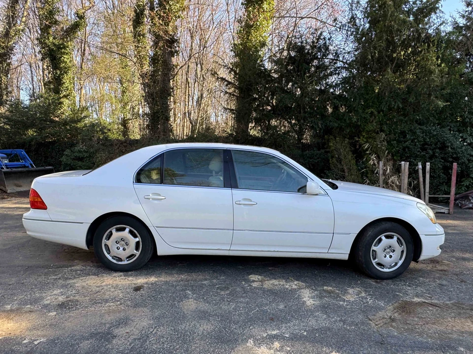 2002 Lexus LS 3rd Gen - Image 4 of 31
