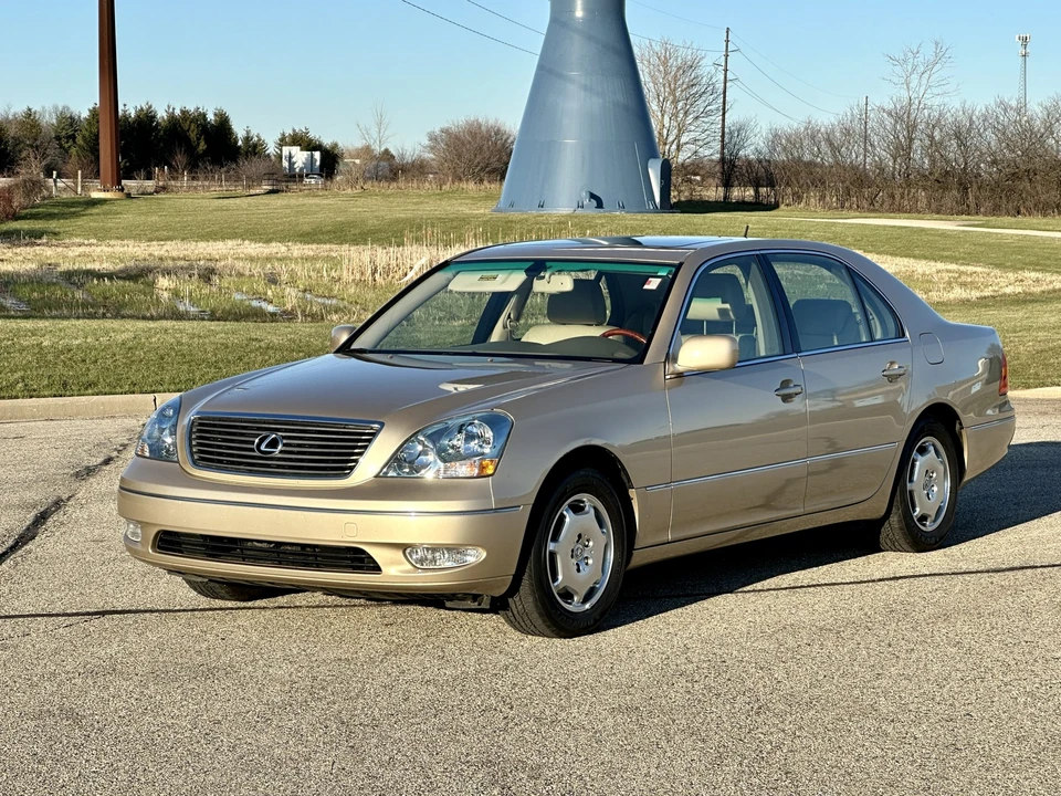 2002 Lexus LS 3rd Gen - Image 21 of 31