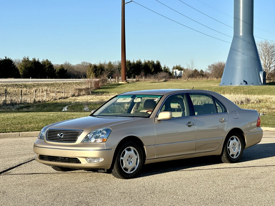 2002 Lexus LS 3rd Gen - Image 19 of 31