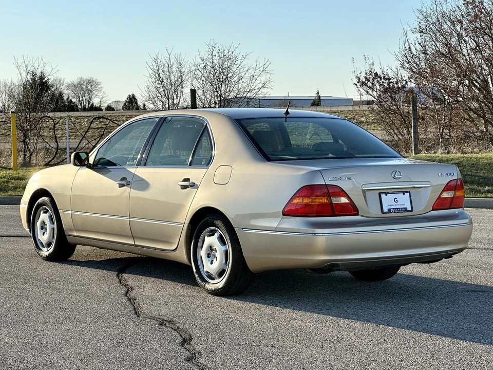 2002 Lexus LS 3rd Gen - Image 16 of 31