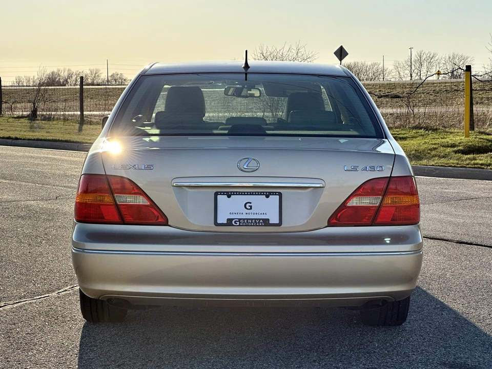 2002 Lexus LS 3rd Gen - Image 14 of 31