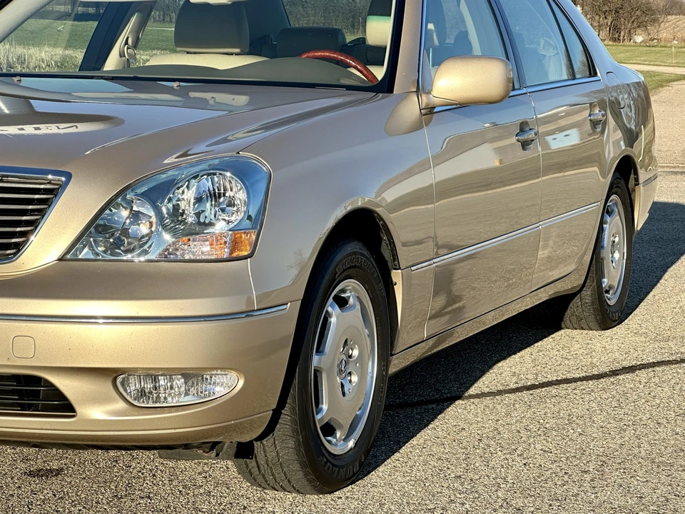 2002 Lexus LS 3rd Gen - Image 23 of 31
