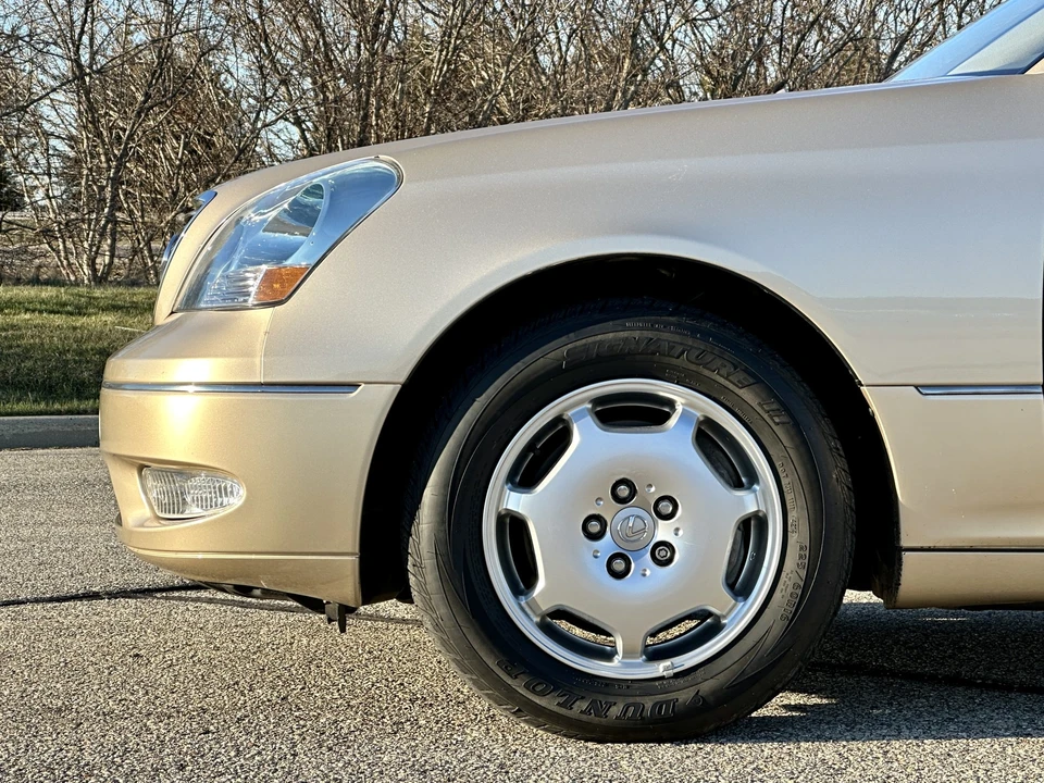 2002 Lexus LS 3rd Gen - Image 27 of 31