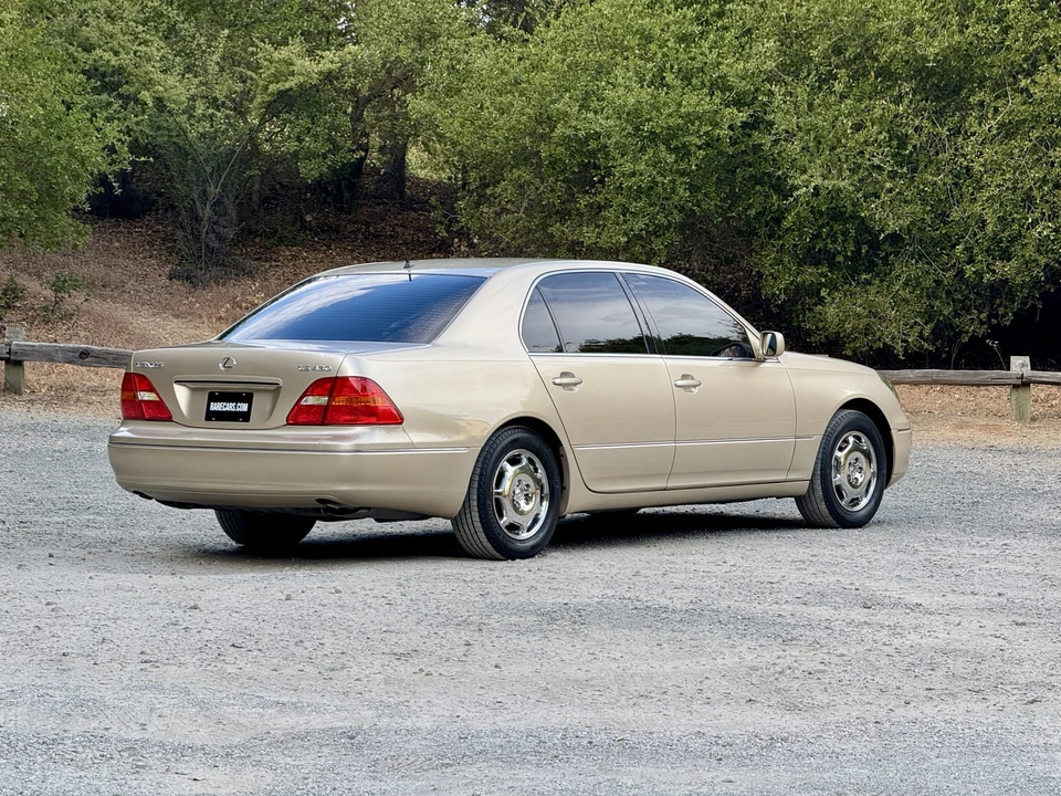 2002 Lexus LS 3rd Gen - Image 13 of 31