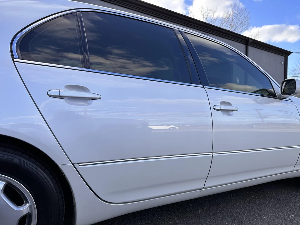 2002 Lexus LS 3rd Gen - Image 29 of 31