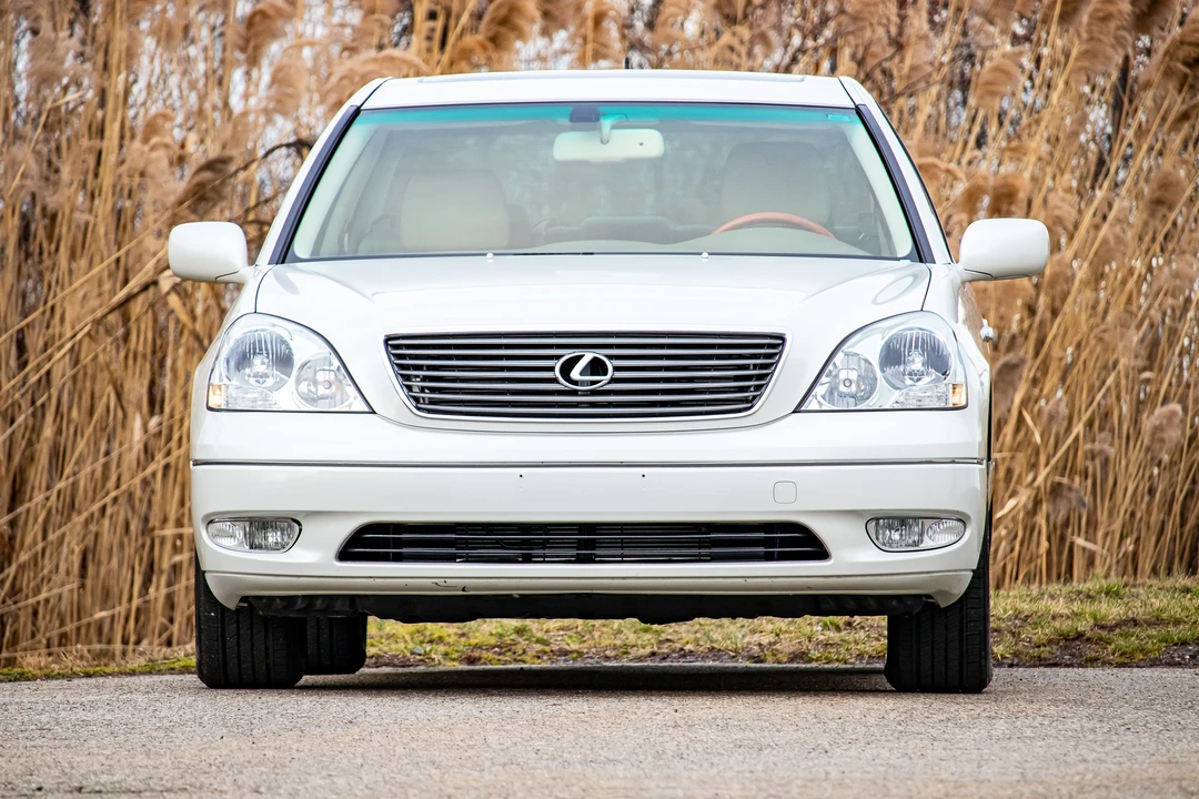 2002 Lexus LS 3rd Gen - Image 5 of 31