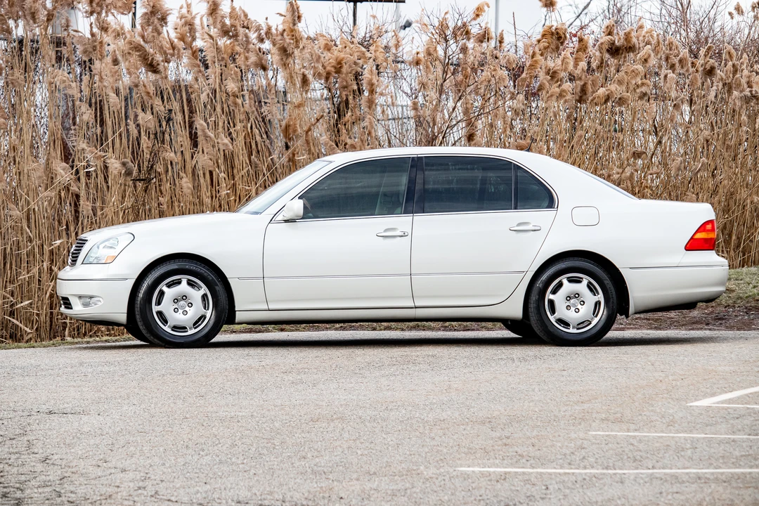 2002 Lexus LS 3rd Gen - Image 20 of 31