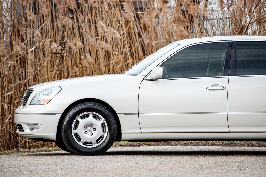 2002 Lexus LS 3rd Gen - Image 24 of 31