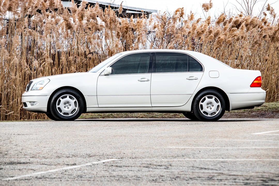 2002 Lexus LS 3rd Gen - Image 21 of 31