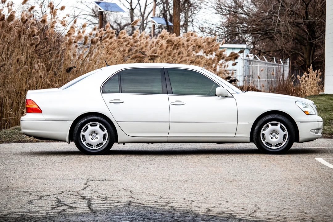 2002 Lexus LS 3rd Gen - Image 11 of 31