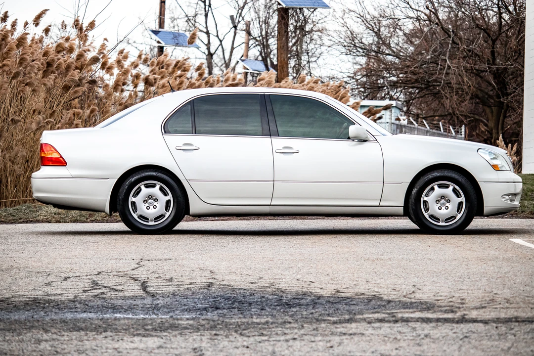 2002 Lexus LS 3rd Gen - Image 12 of 31