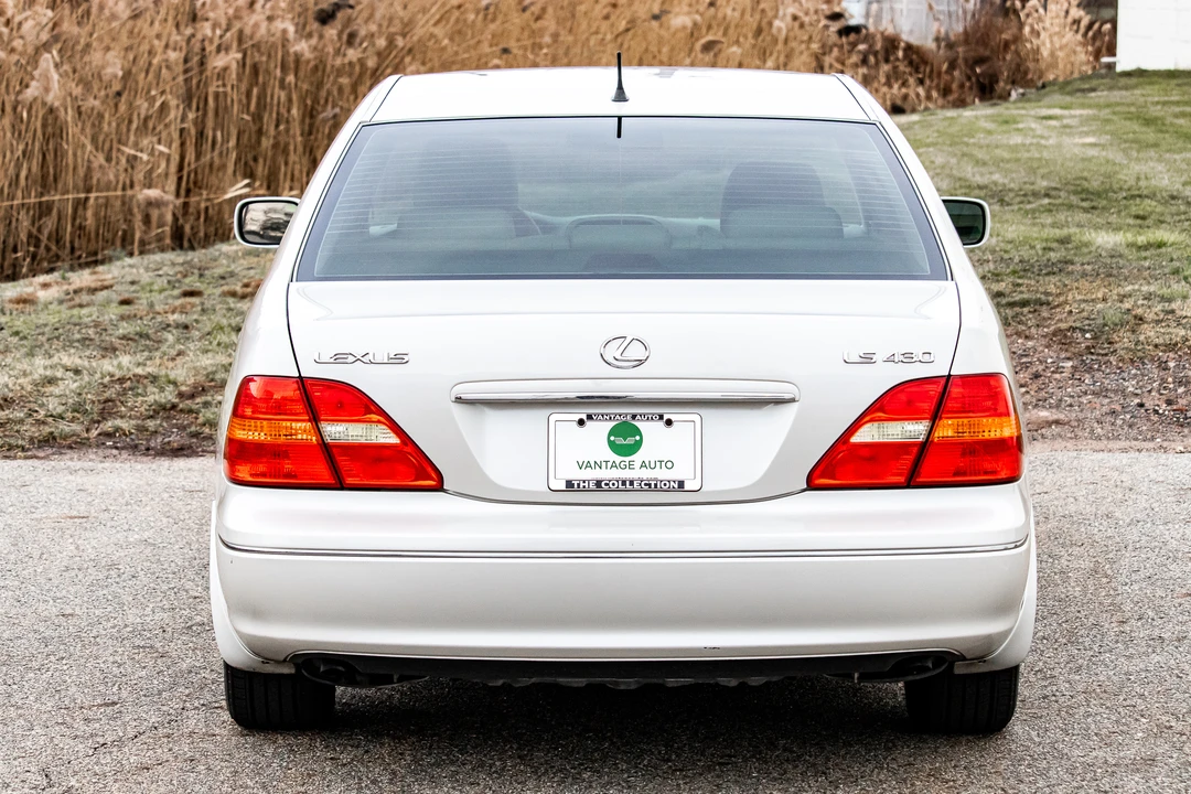 2002 Lexus LS 3rd Gen - Image 17 of 31