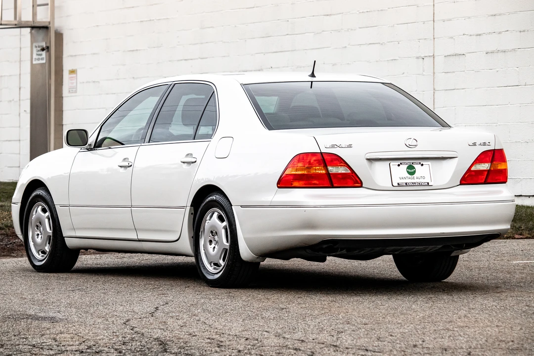 2002 Lexus LS 3rd Gen - Image 19 of 31