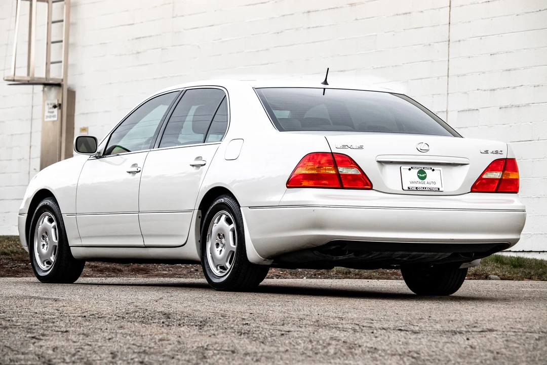 2002 Lexus LS 3rd Gen - Image 18 of 31