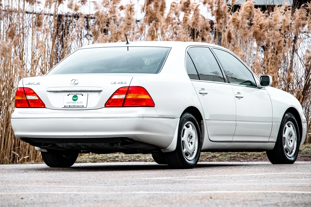 2002 Lexus LS 3rd Gen - Image 14 of 31