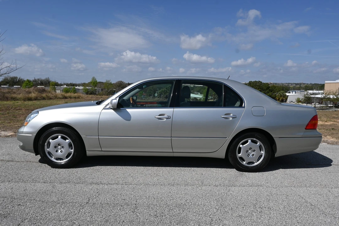 2002 Lexus LS 3rd Gen - Image 17 of 31