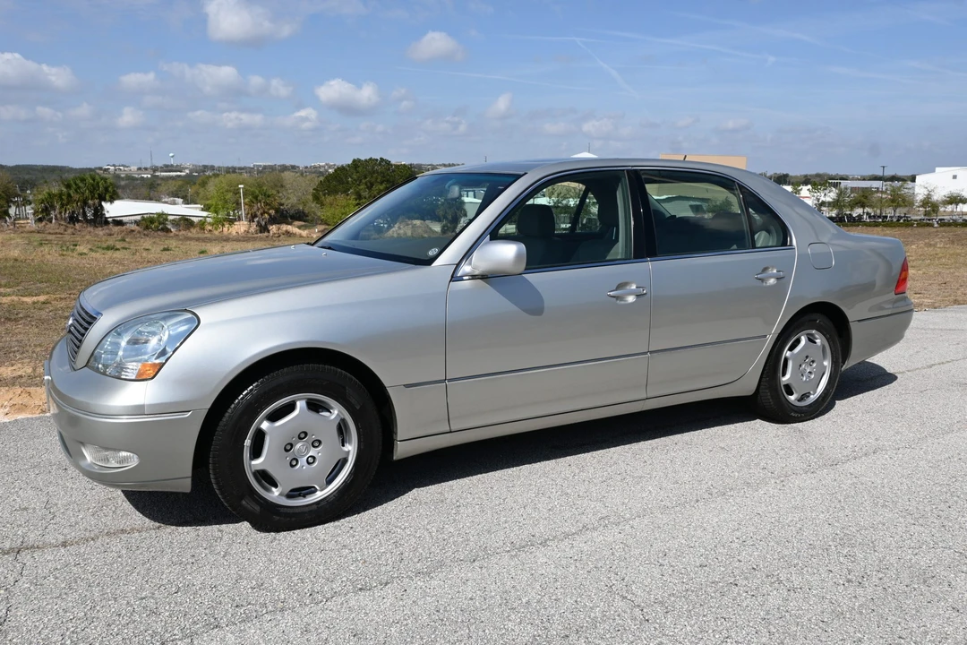 2002 Lexus LS 3rd Gen - Image 15 of 31