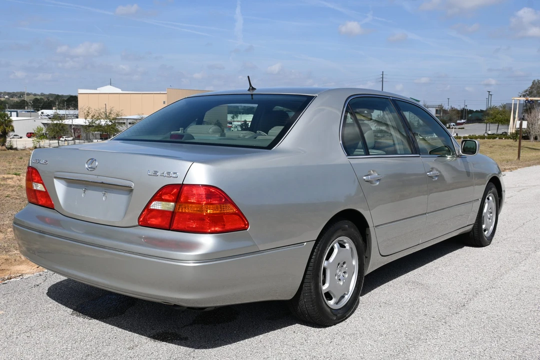 2002 Lexus LS 3rd Gen - Image 28 of 31