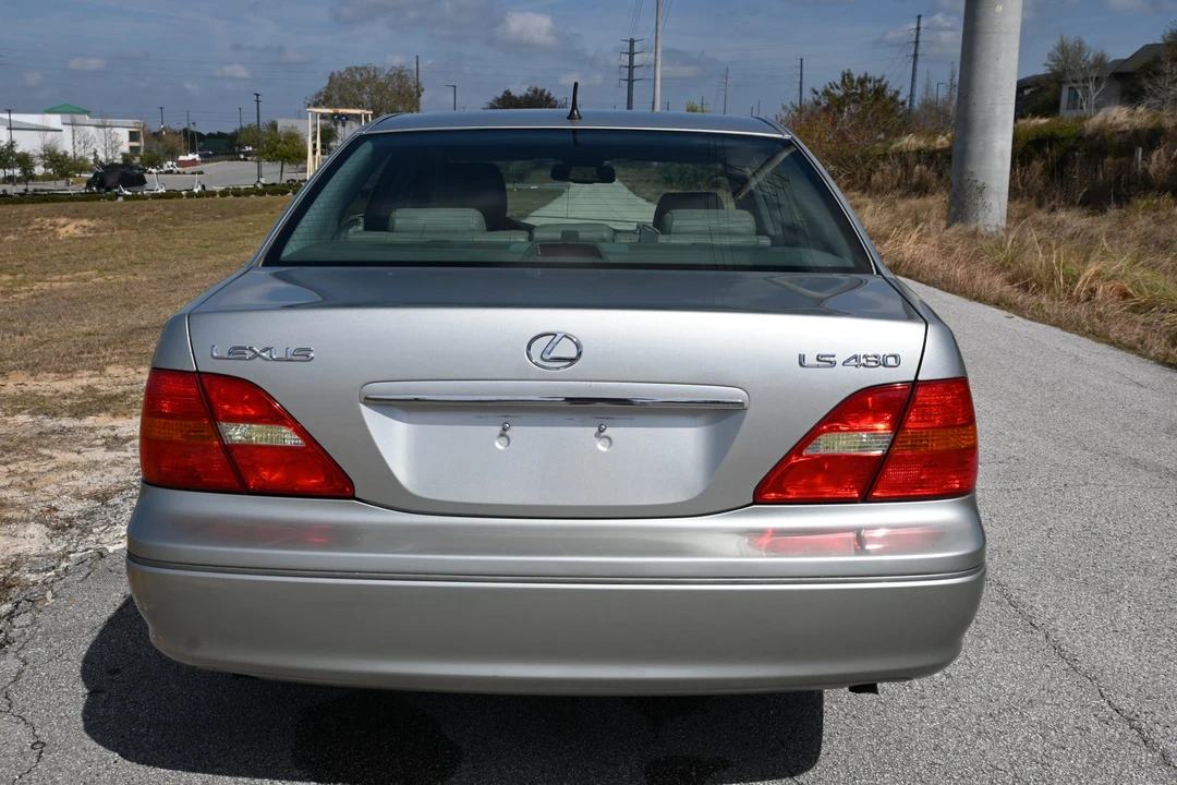 2002 Lexus LS 3rd Gen - Image 24 of 31