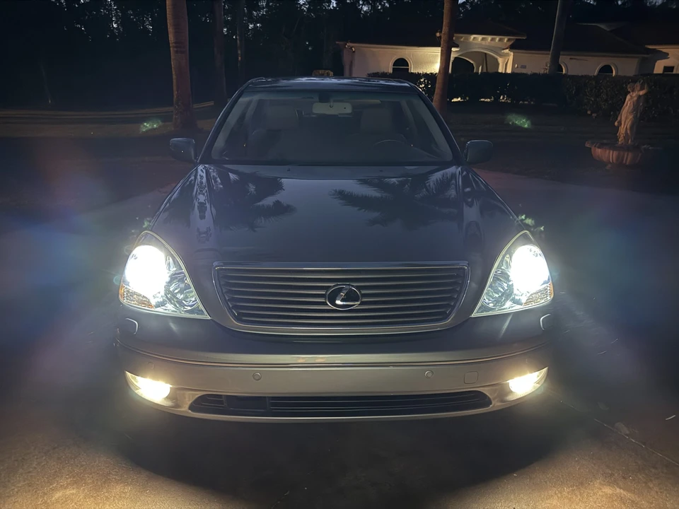 2002 Lexus LS 3rd Gen - Image 25 of 31