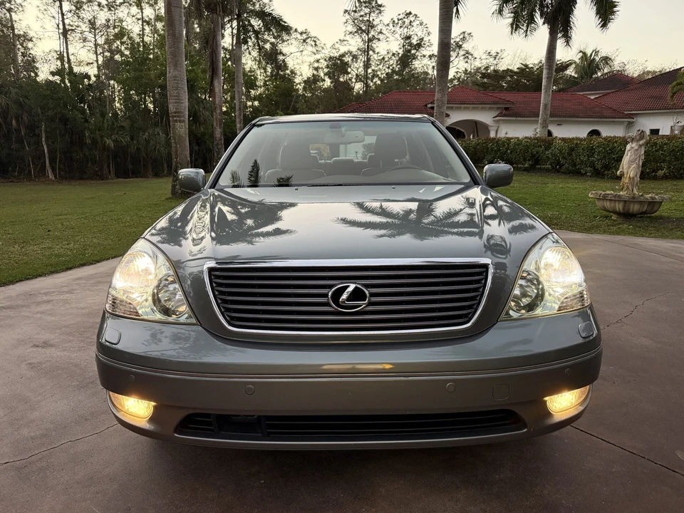 2002 Lexus LS 3rd Gen - Image 26 of 31