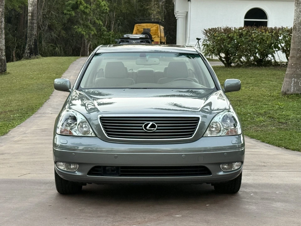2002 Lexus LS 3rd Gen - Image 23 of 31