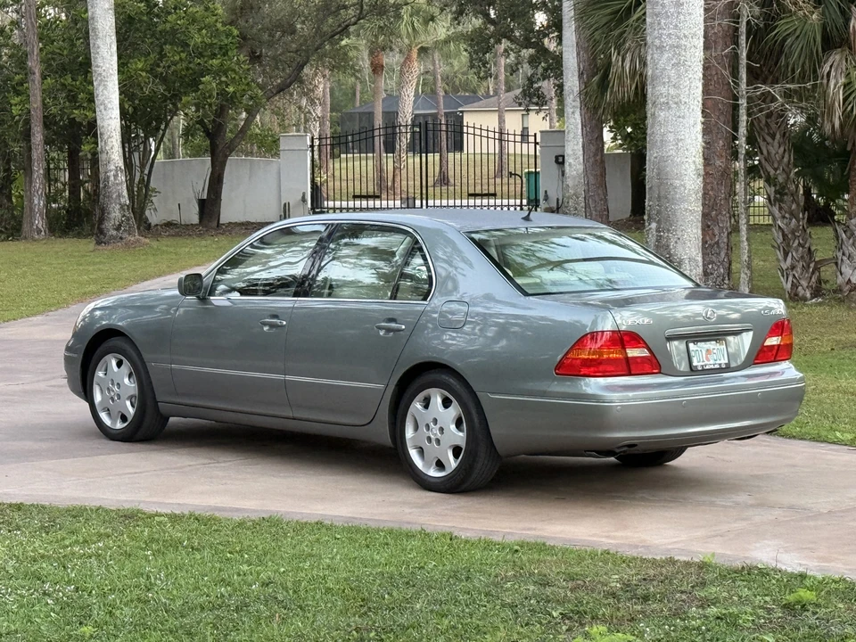 2002 Lexus LS 3rd Gen - Image 10 of 31