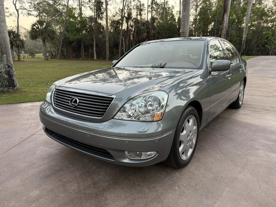 2002 Lexus LS 3rd Gen - Image 2 of 31