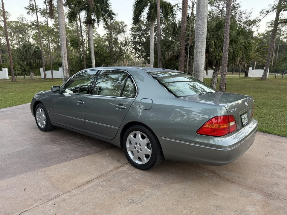 2002 Lexus LS 3rd Gen - Image 9 of 31