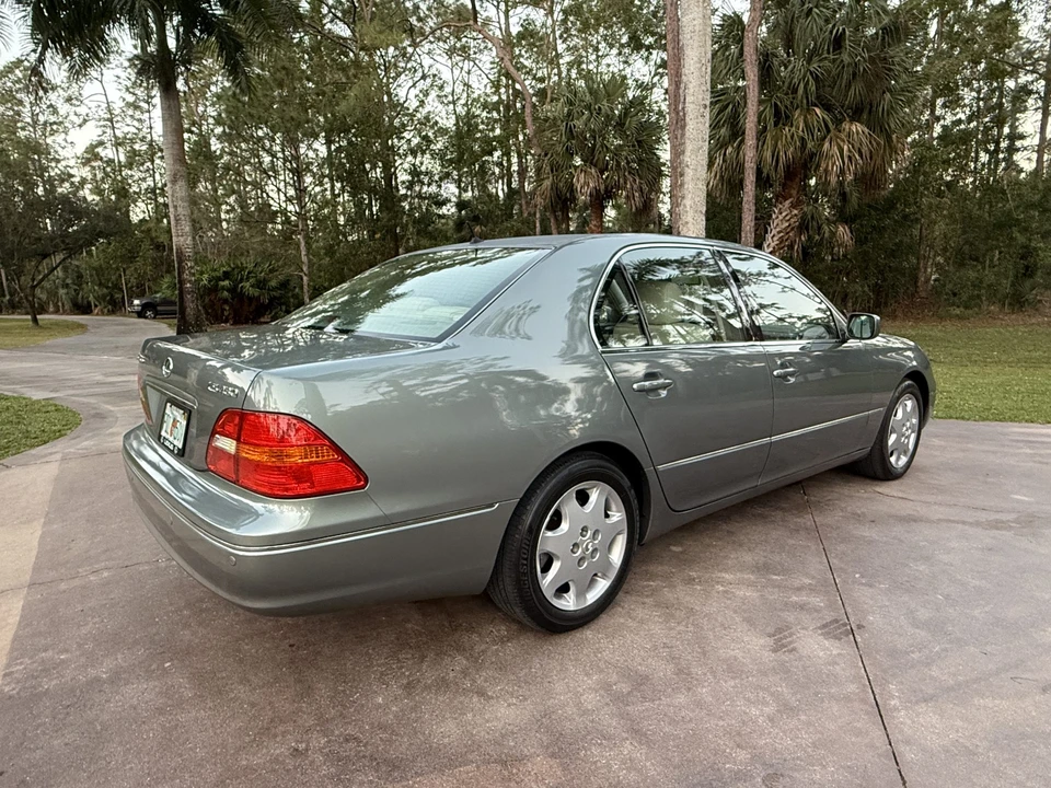2002 Lexus LS 3rd Gen - Image 17 of 31