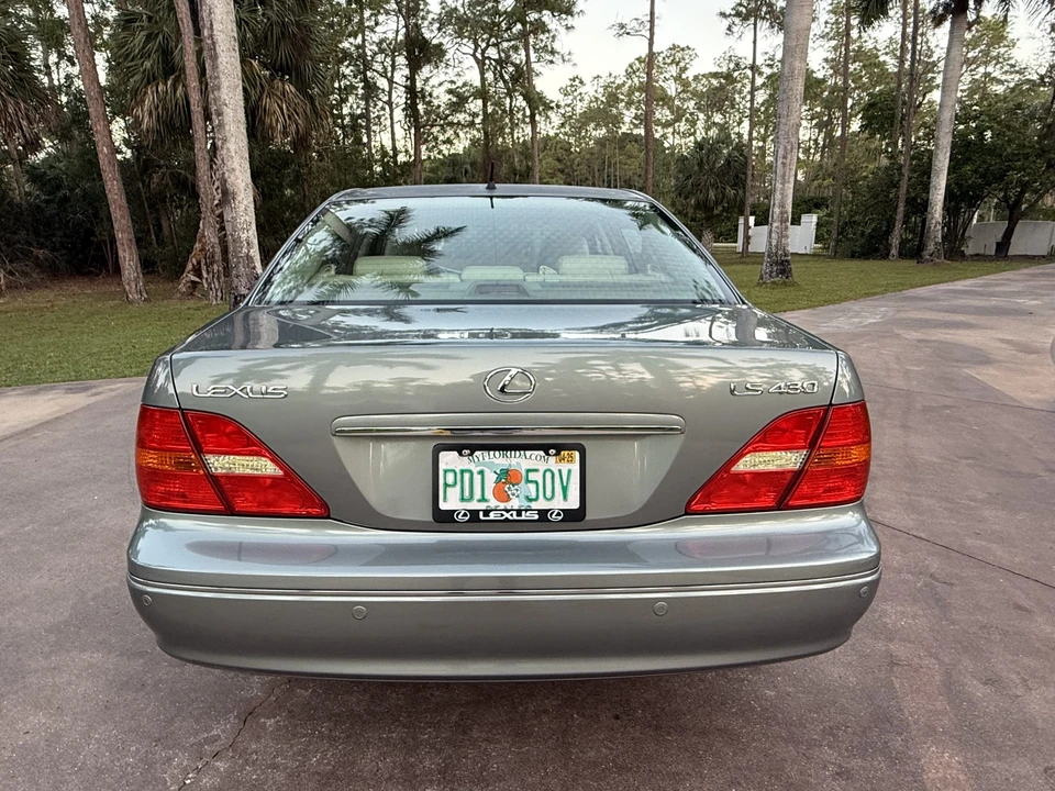2002 Lexus LS 3rd Gen - Image 13 of 31
